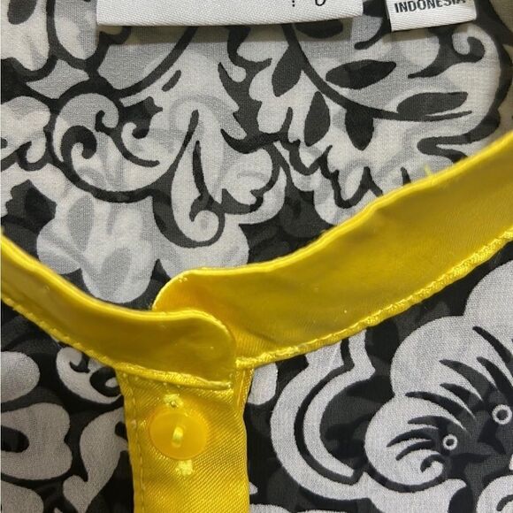 Susan Graver top mandarin floral 3/4 sleeves sheer black white yellow Medium - Picture 2 of 6